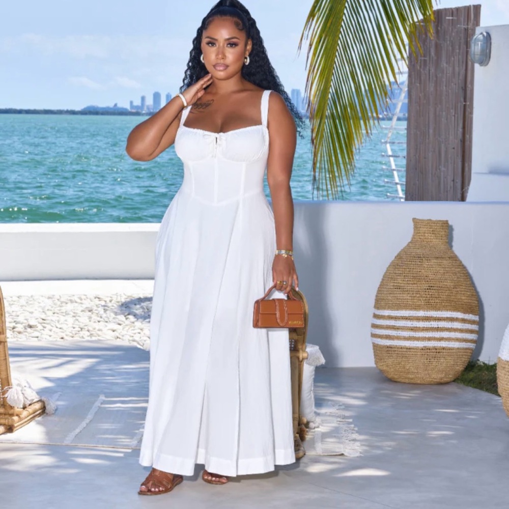Elegant White Maxi Dress